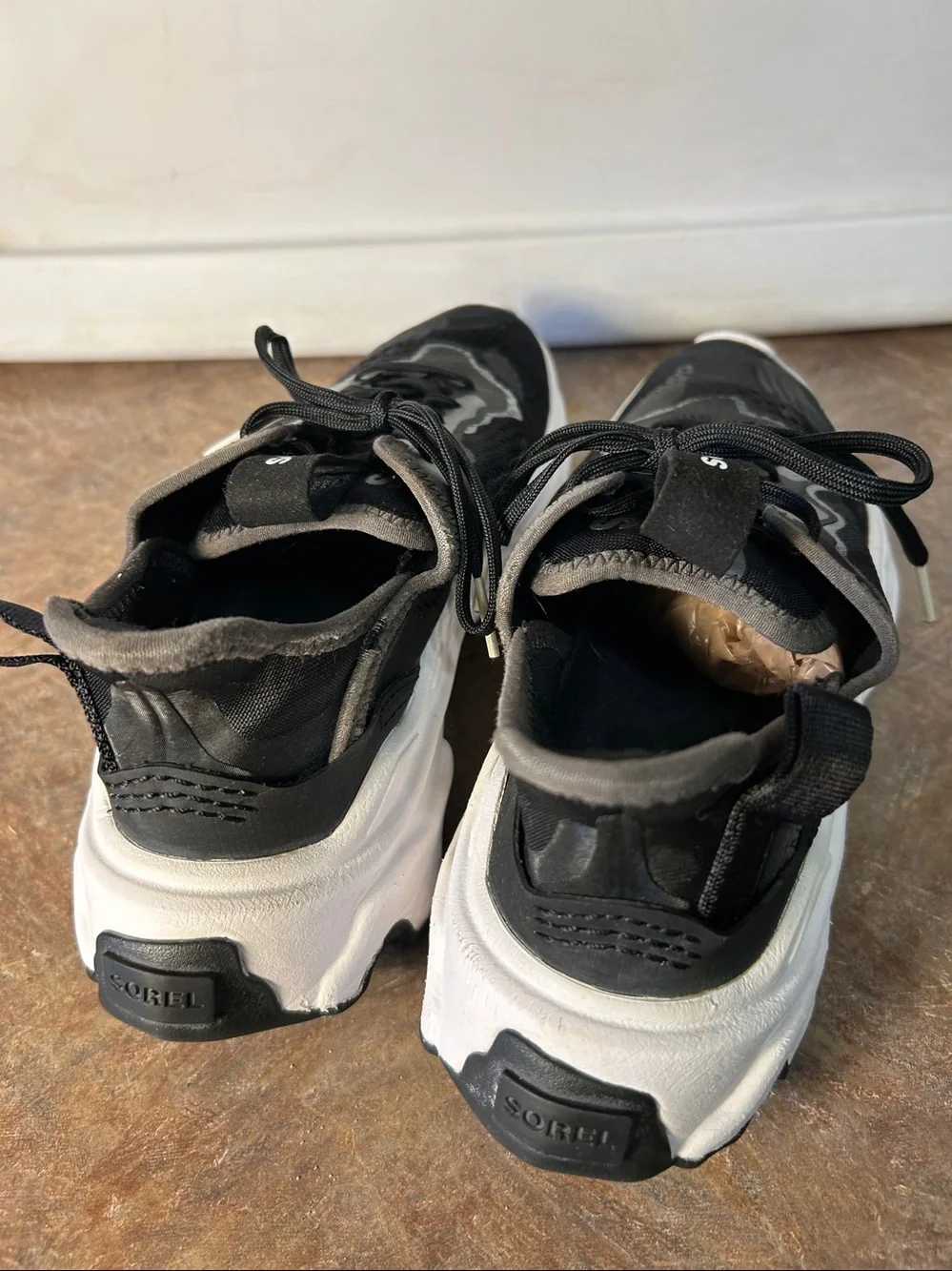 Sorrel Sneakers, Kinetic Breakthrough Day Lace: Black/White  Sz 7 NL-4689-010